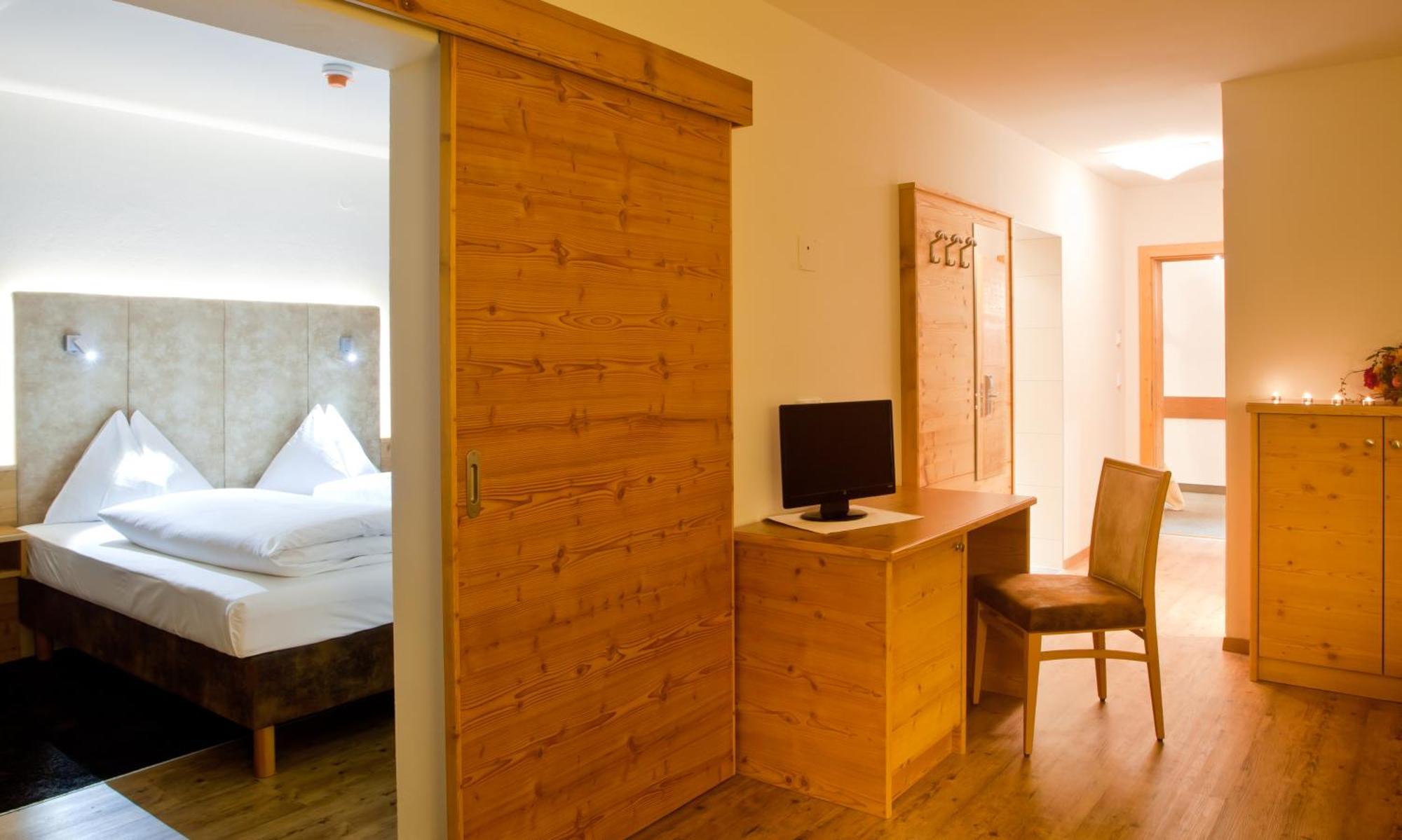 Hotel Gasthof Mitteregger - Beste Lage In Капрун Екстериор снимка