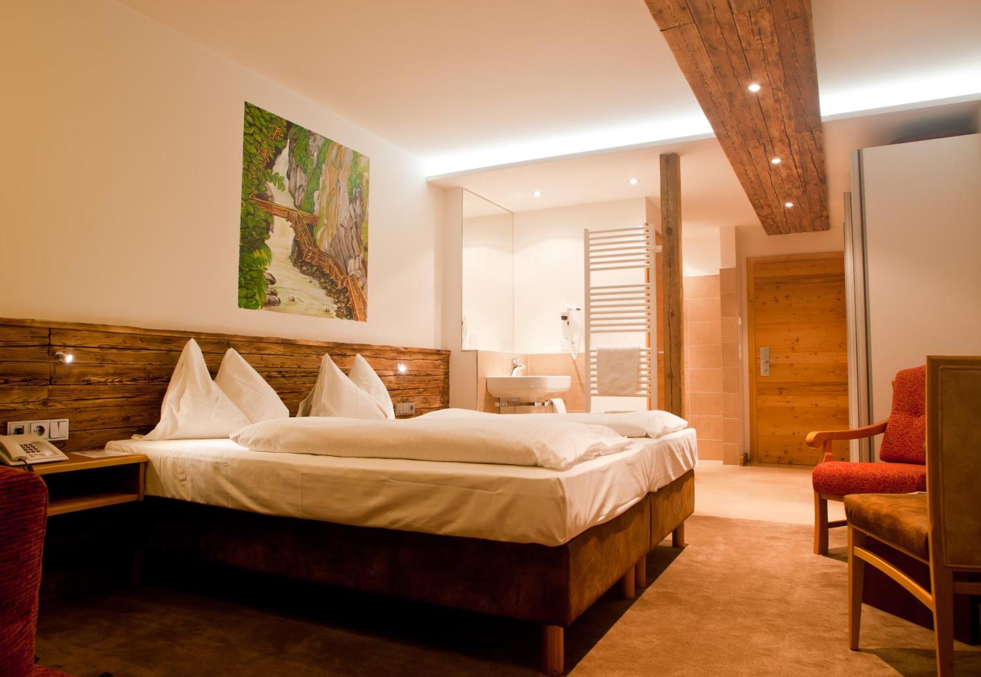 Hotel Gasthof Mitteregger - Beste Lage In Капрун Екстериор снимка