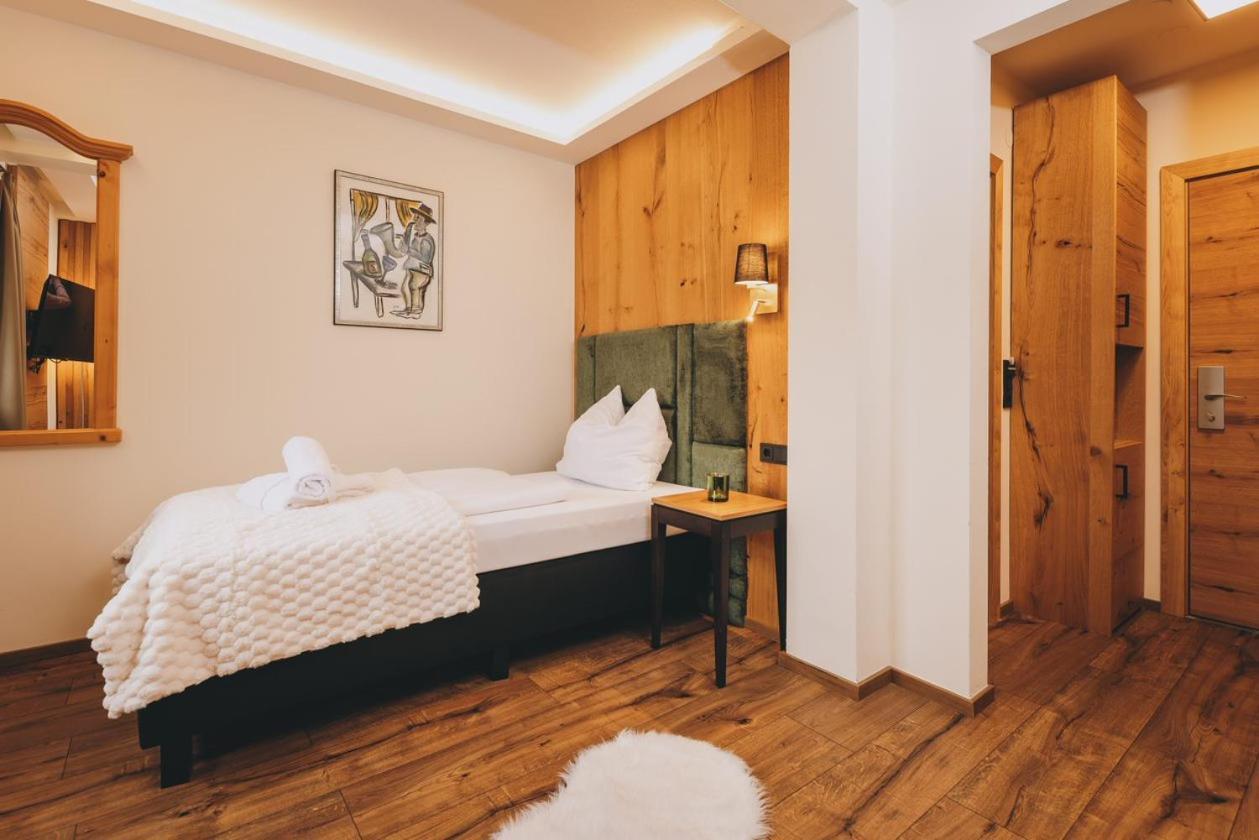 Hotel Gasthof Mitteregger - Beste Lage In Капрун Екстериор снимка